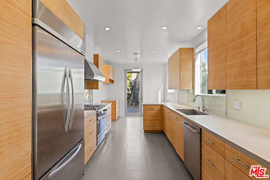 2153 Linnington Avenue Property Photo 10