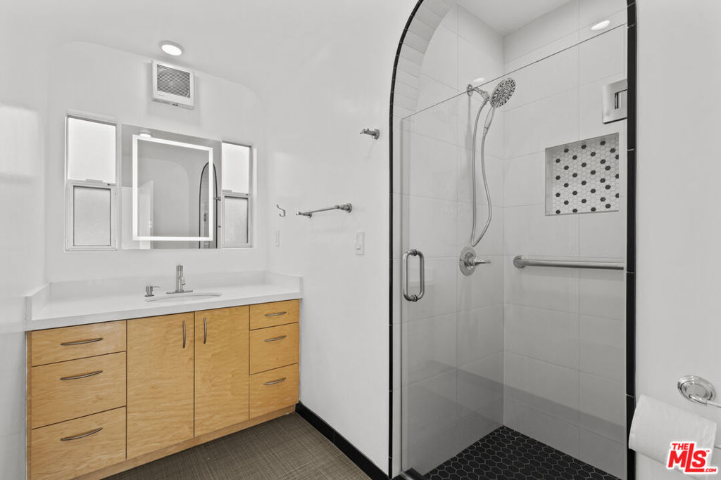 2153 Linnington Avenue Property Photo 15