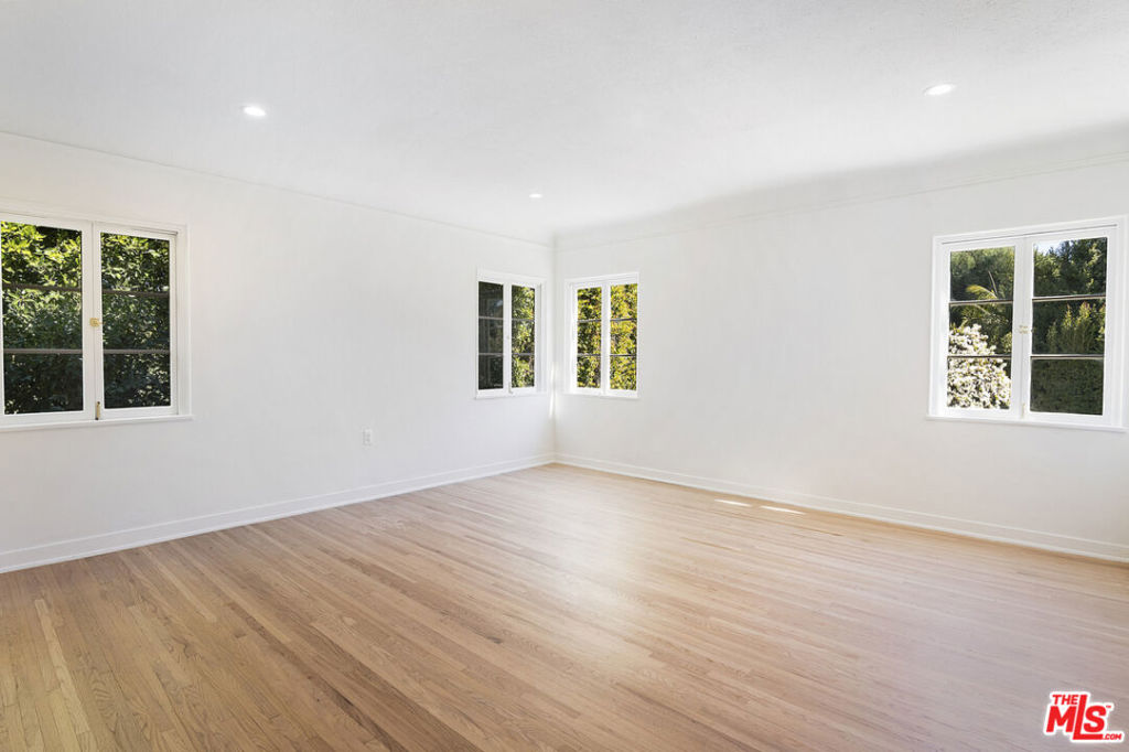 166 S Mccadden Place Property Photo 33