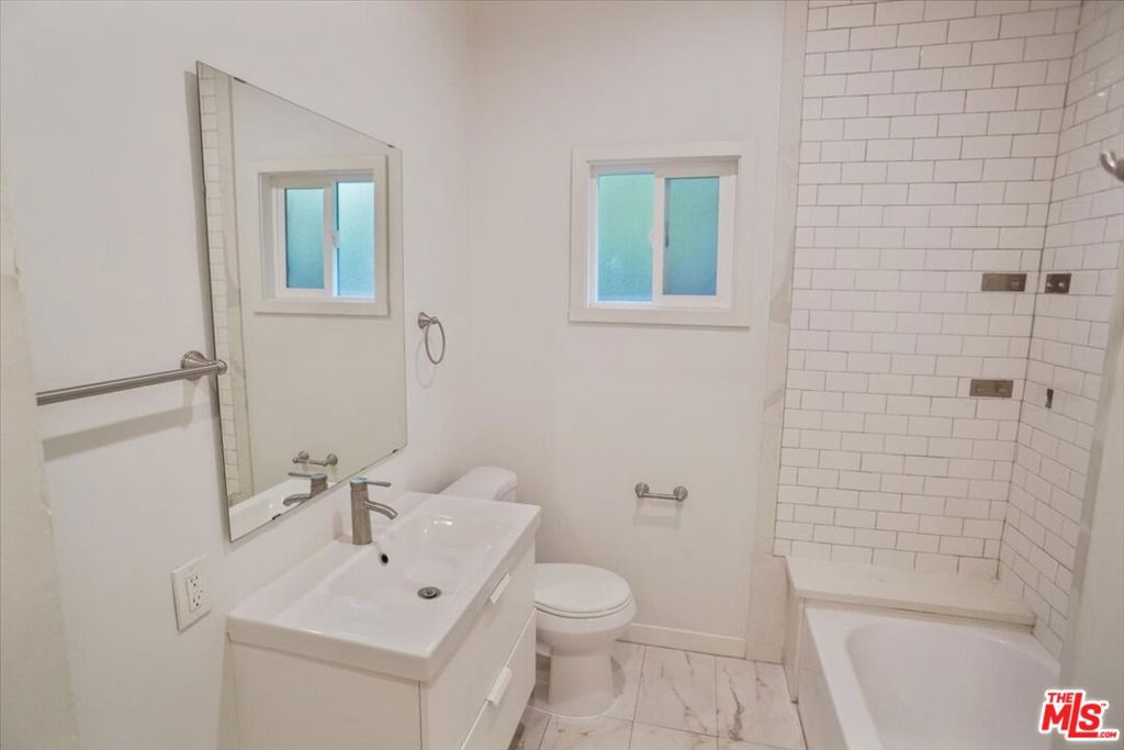 140 S Avenue 58 Property Photo 5