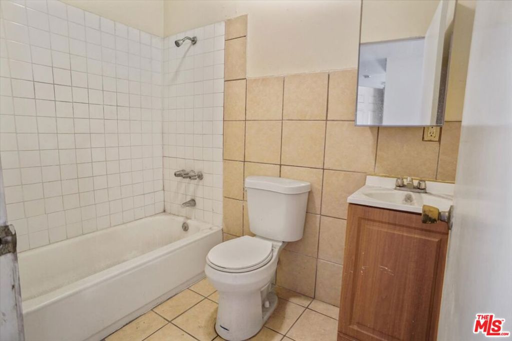140 S Avenue 58 Property Photo 12