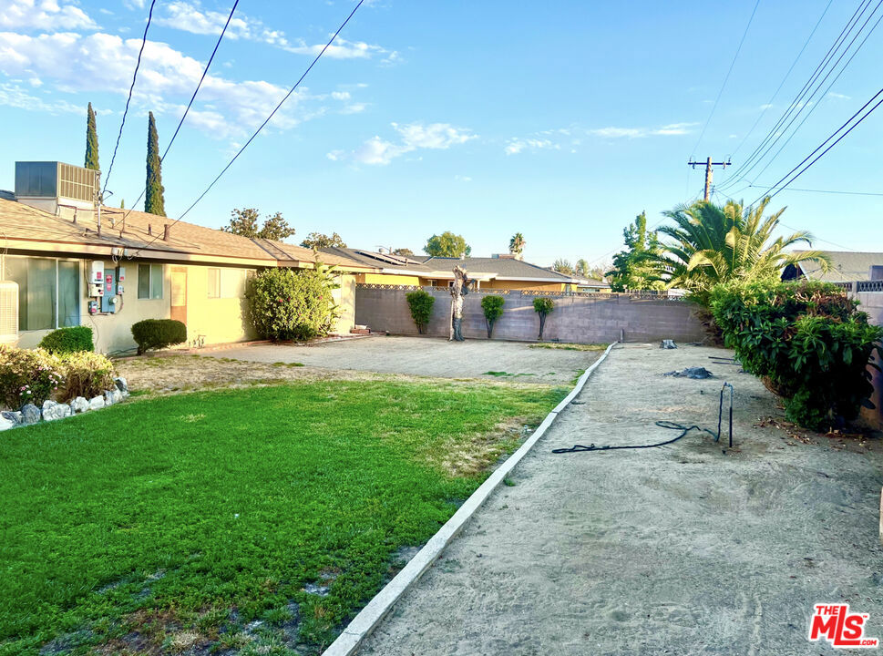 1486 N Ash Avenue Property Photo 5