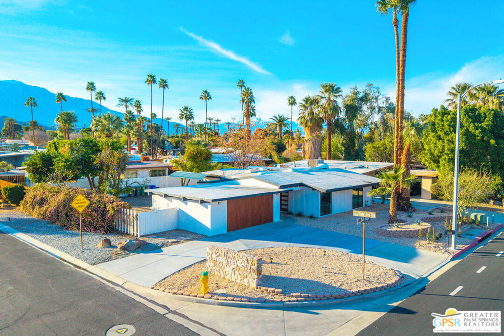 40851 Bob Hope Drive Property Photo 1