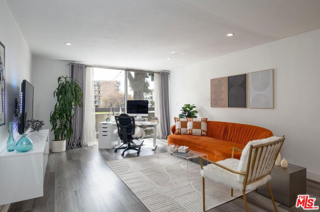 321 S San Vicente Boulevard 101 Property Photo 2