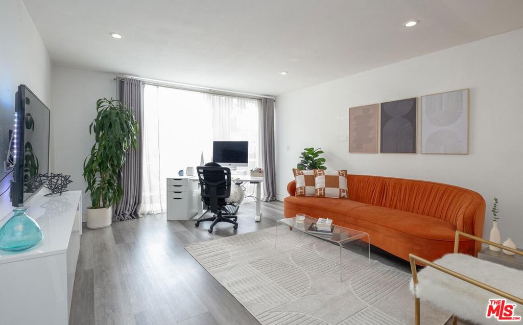 321 S San Vicente Boulevard 101 Property Photo 4
