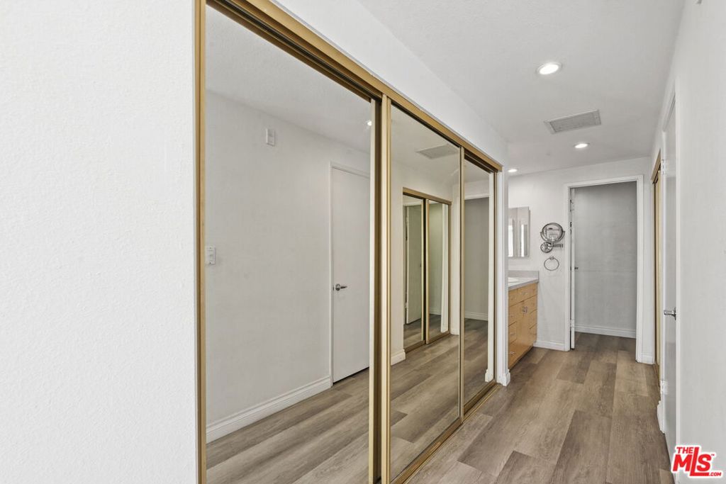 321 S San Vicente Boulevard 101 Property Photo 9