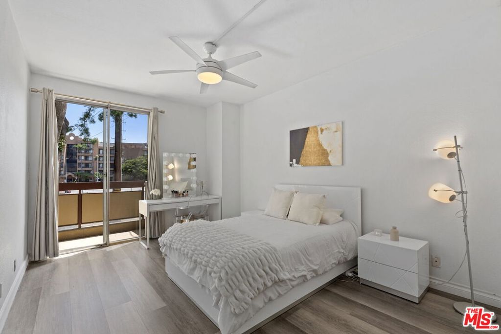 321 S San Vicente Boulevard 101 Property Photo 10