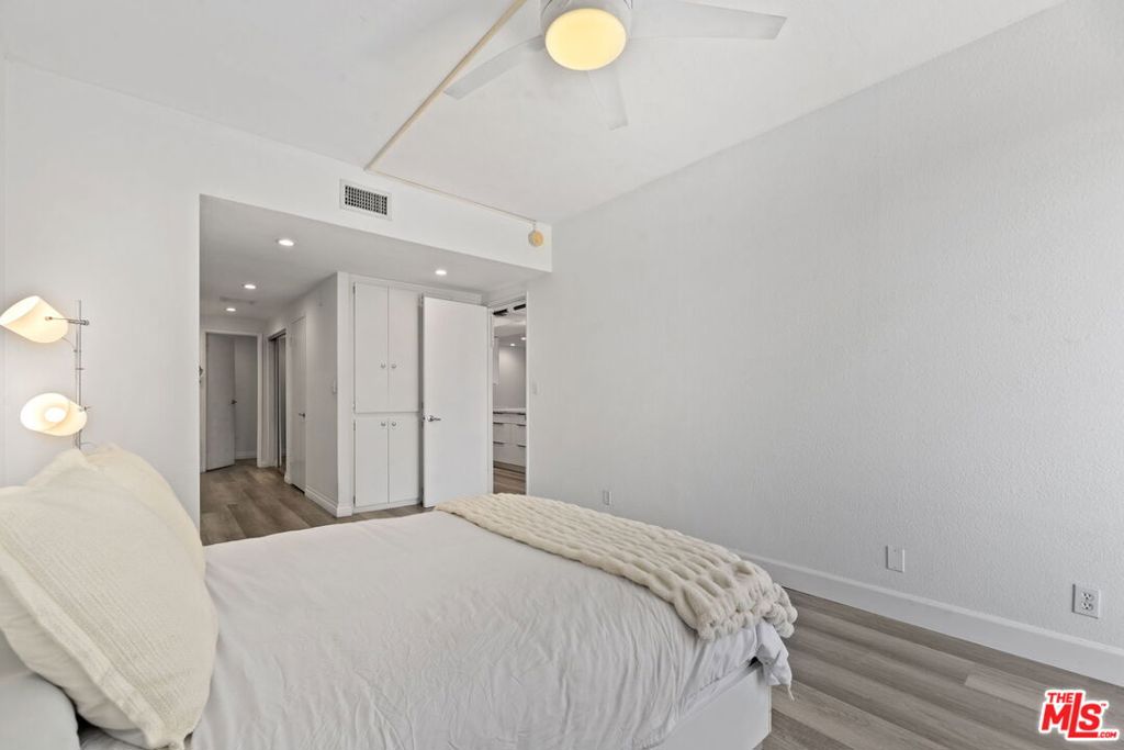 321 S San Vicente Boulevard 101 Property Photo 11