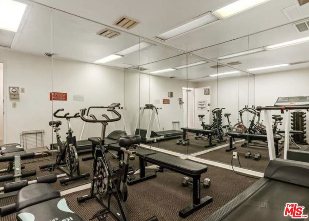 321 S San Vicente Boulevard 101 Property Photo 15