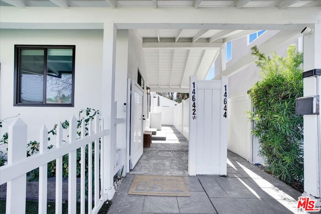 14642 Runnymede Street Property Photo 4