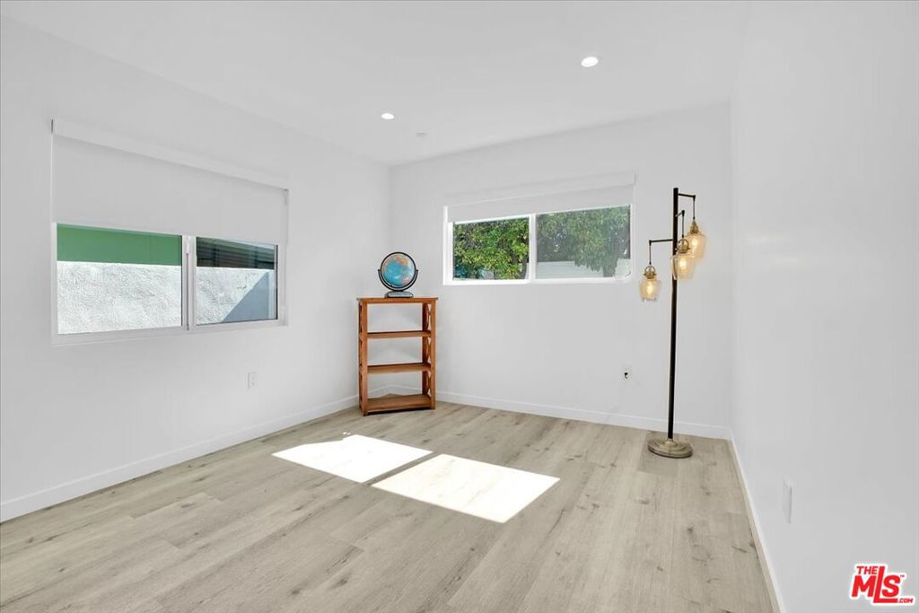 14642 Runnymede Street Property Photo 42