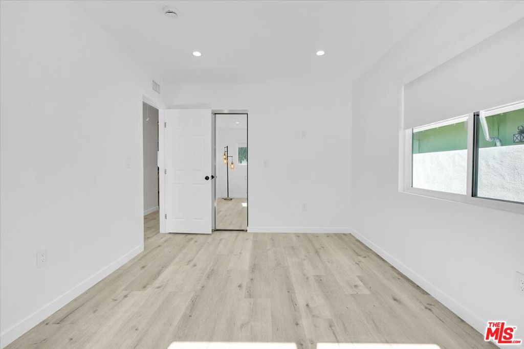 14642 Runnymede Street Property Photo 44