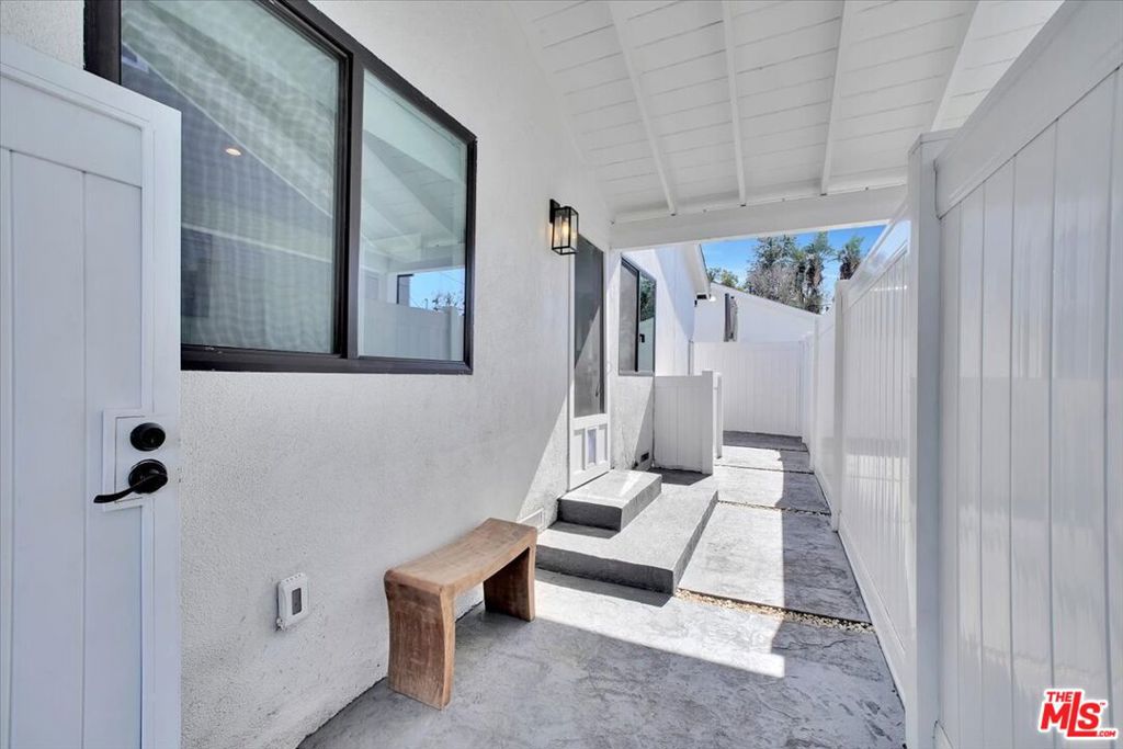 14642 Runnymede Street Property Photo 47