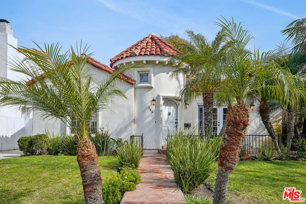 352 S Oakhurst Drive Property Photo 4