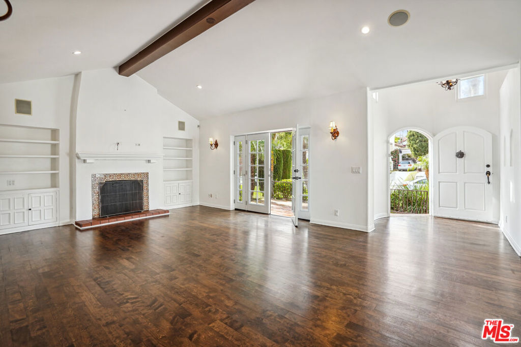 352 S Oakhurst Drive Property Photo 10