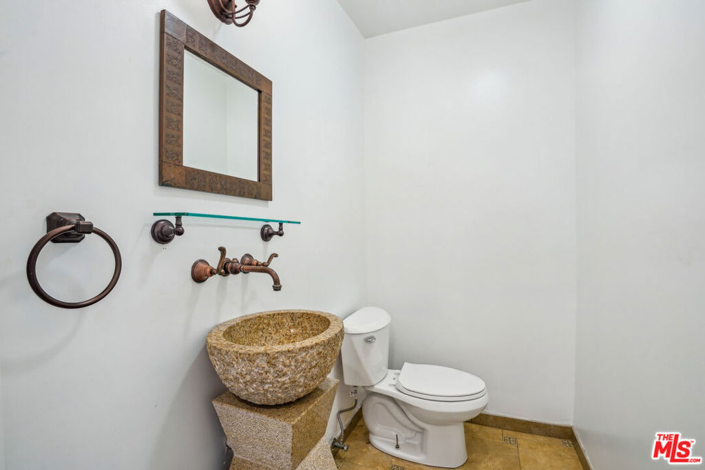352 S Oakhurst Drive Property Photo 39