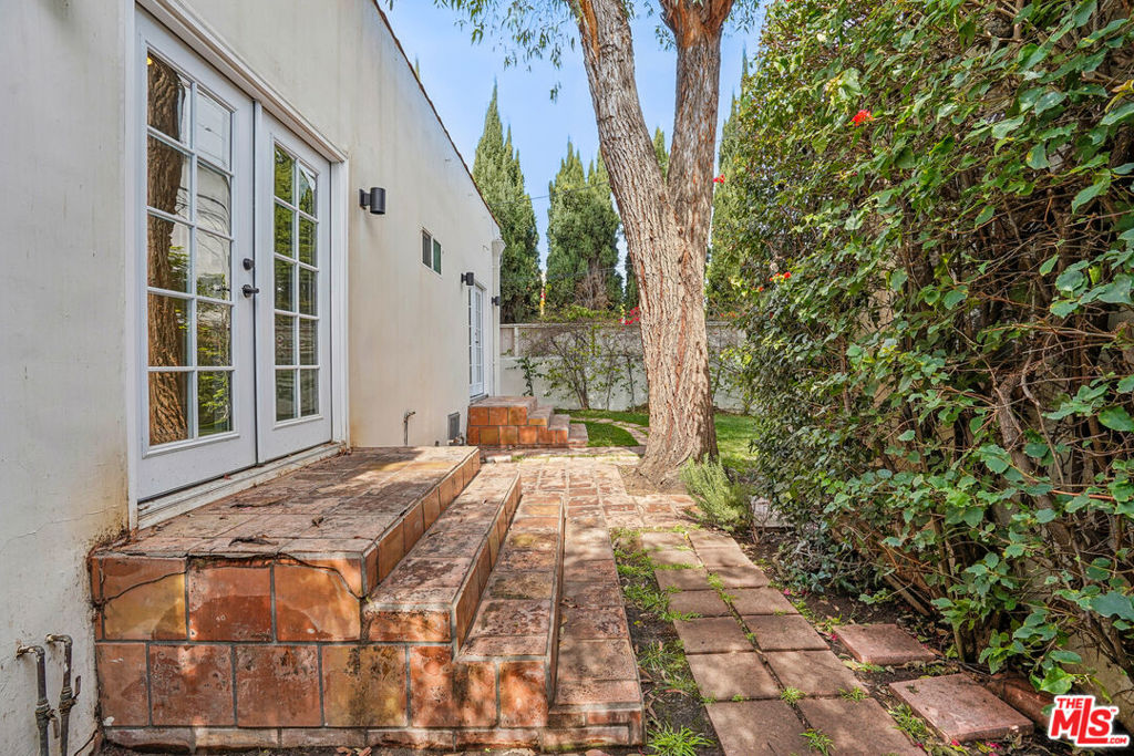 352 S Oakhurst Drive Property Photo 47