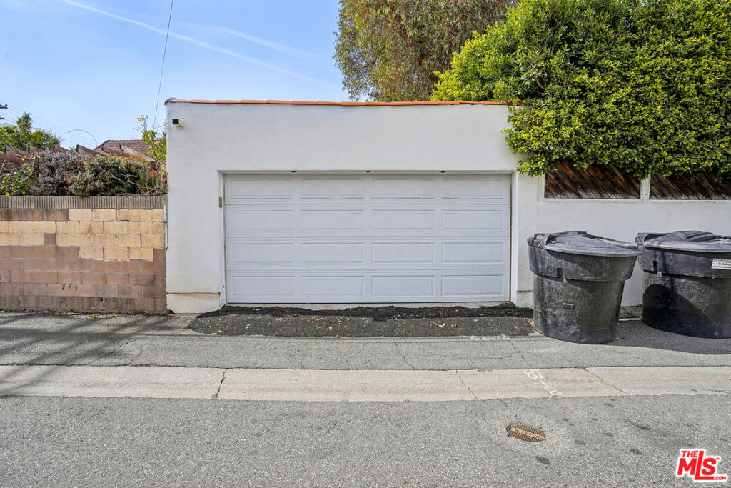 352 S Oakhurst Drive Property Photo 51