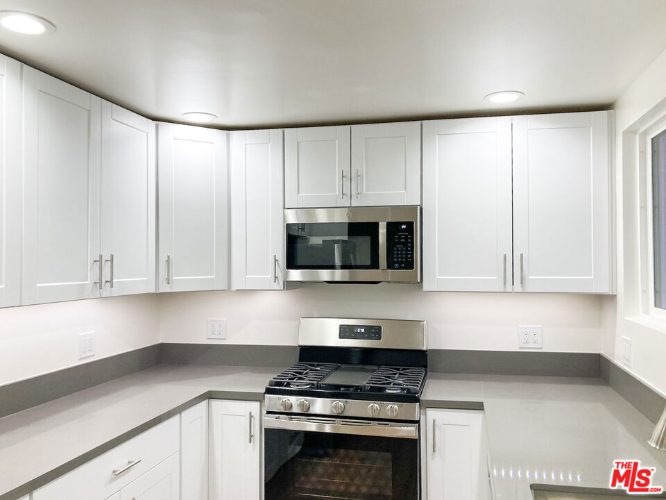 1249 23rd Street A Property Photo 6