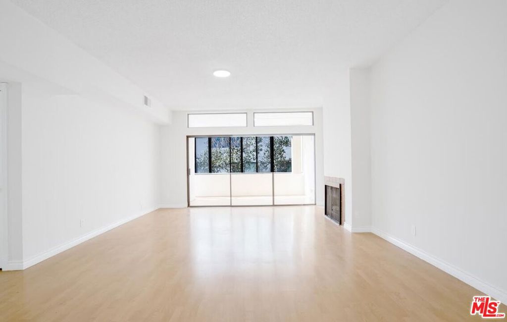 729 S Hobart Boulevard 18 Property Photo 7