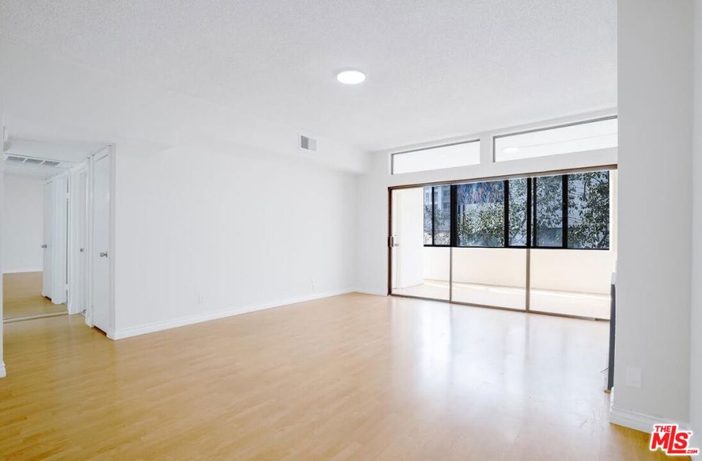 729 S Hobart Boulevard 18 Property Photo 10
