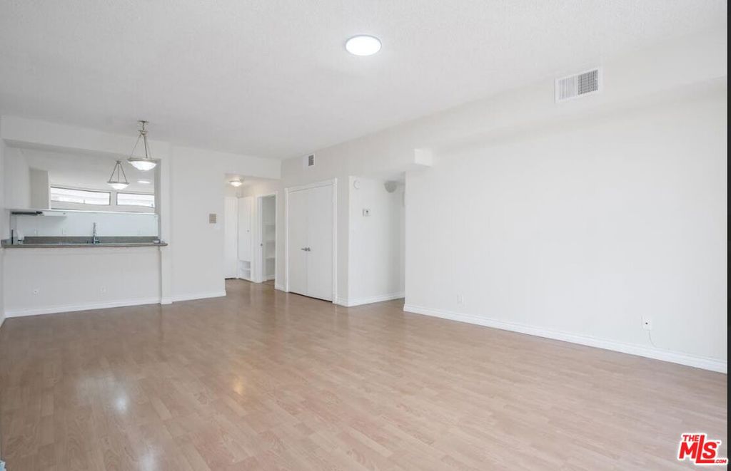 729 S Hobart Boulevard 18 Property Photo 18