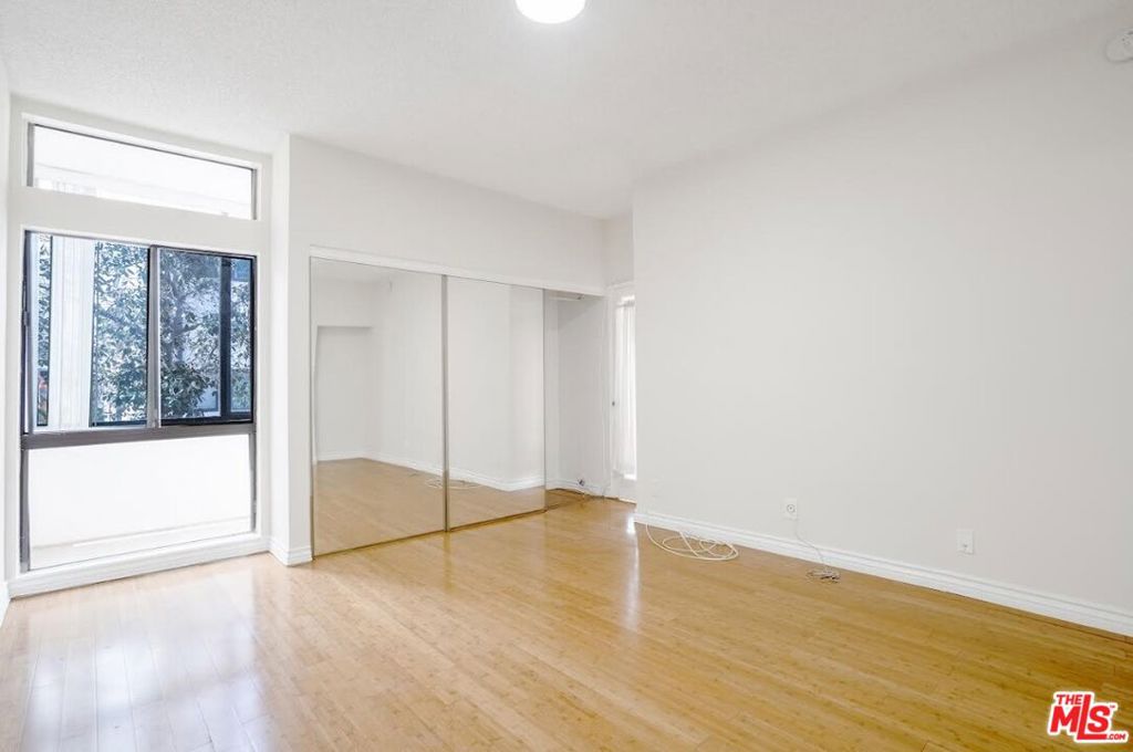 729 S Hobart Boulevard 18 Property Photo 20