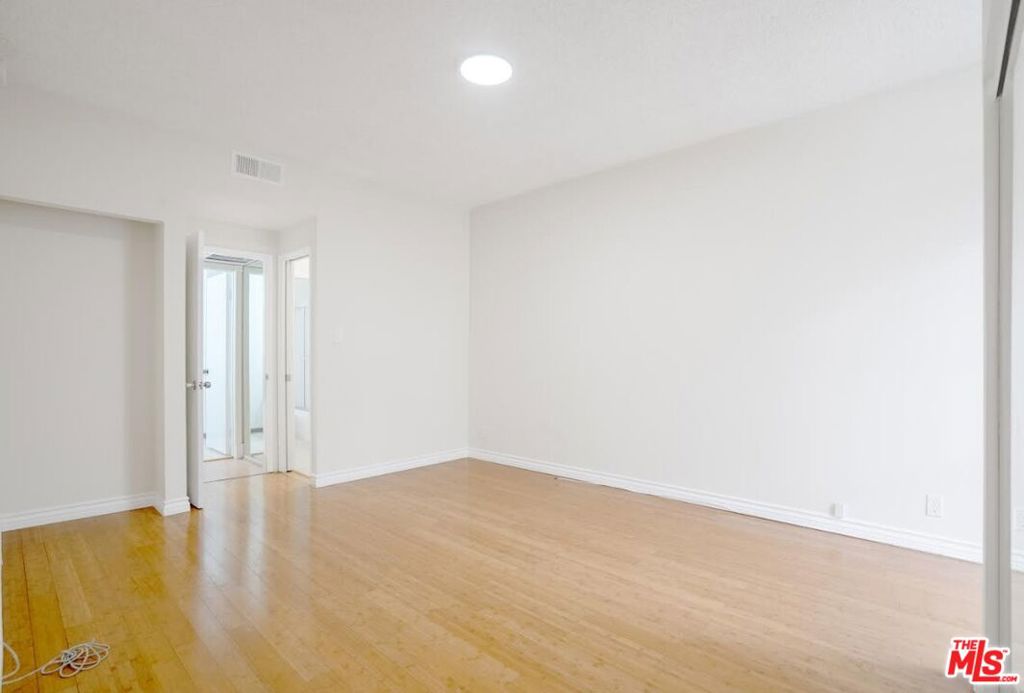 729 S Hobart Boulevard 18 Property Photo 21