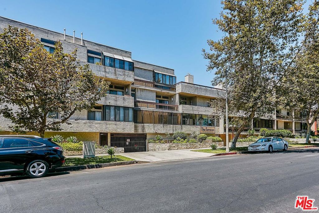 729 S Hobart Boulevard 18 Property Photo 34