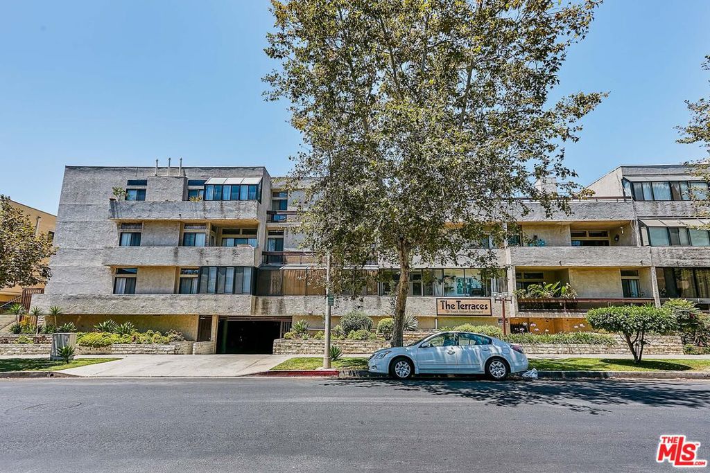 729 S Hobart Boulevard 18 Property Photo 35