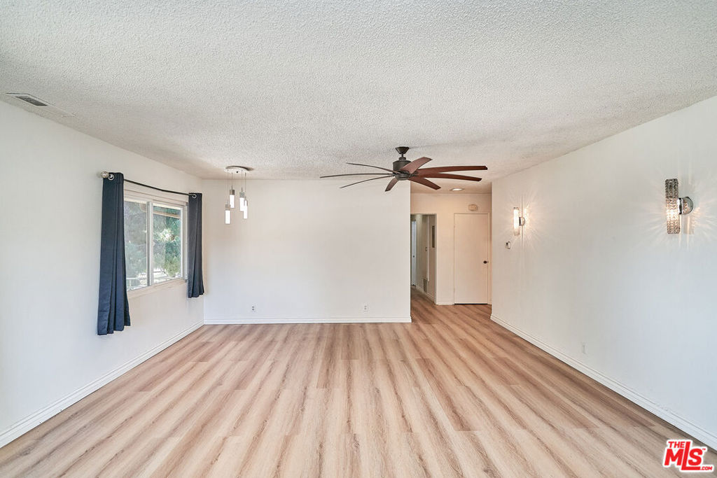 12129 Beverly Boulevard 3c Property Photo 9