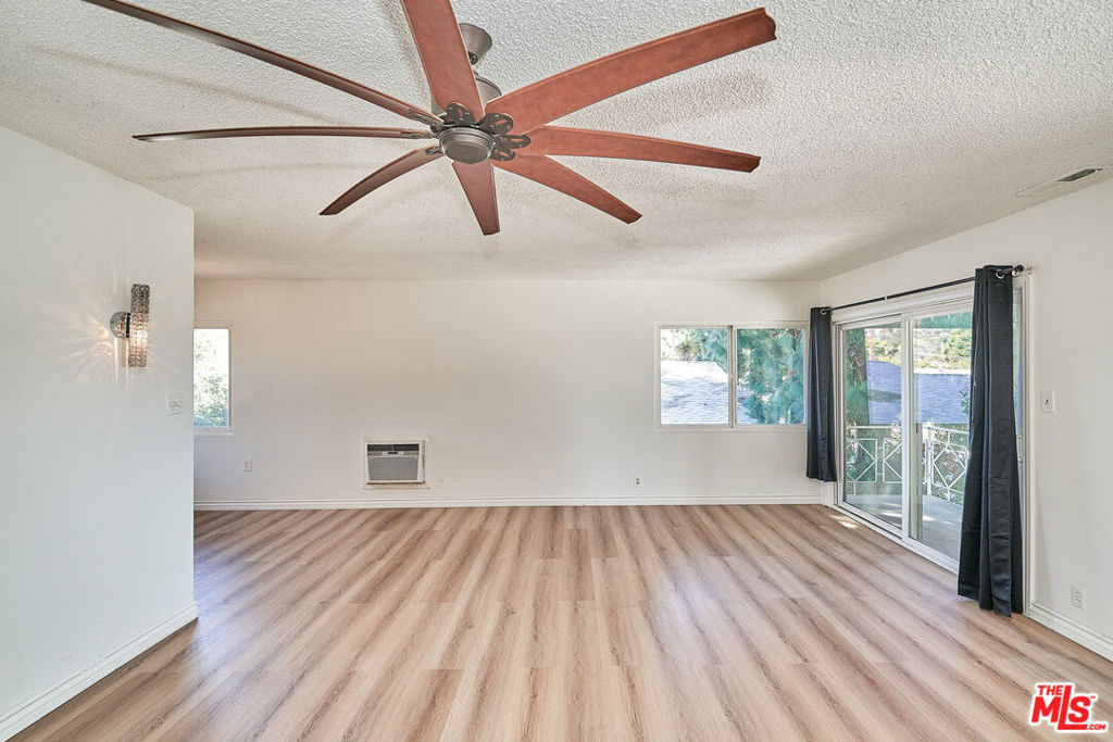 12129 Beverly Boulevard 3c Property Photo 11