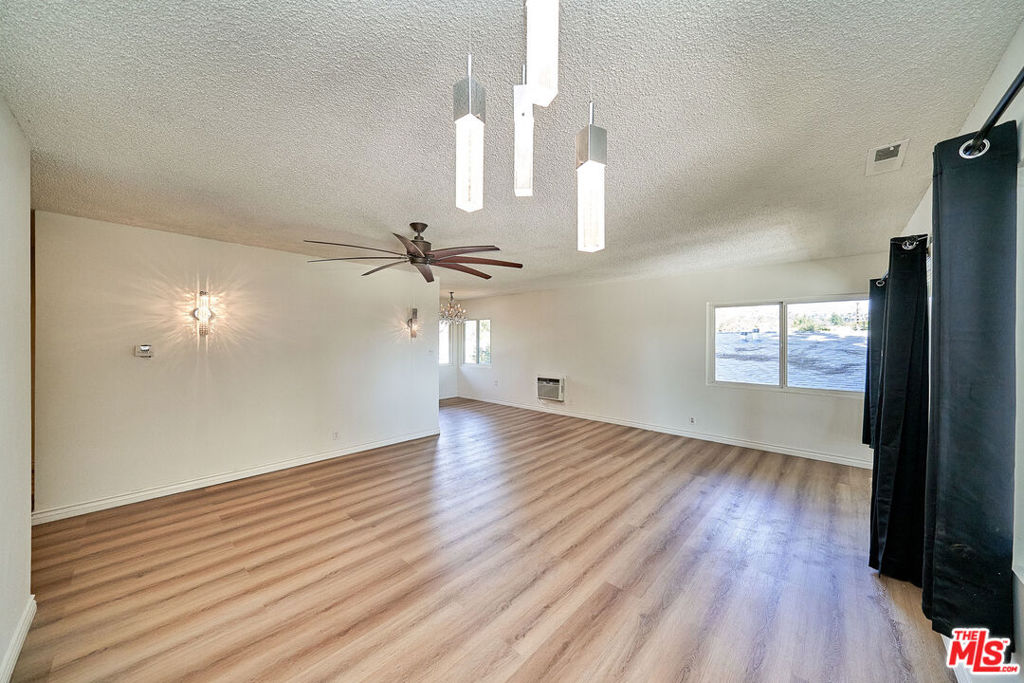 12129 Beverly Boulevard 3c Property Photo 16