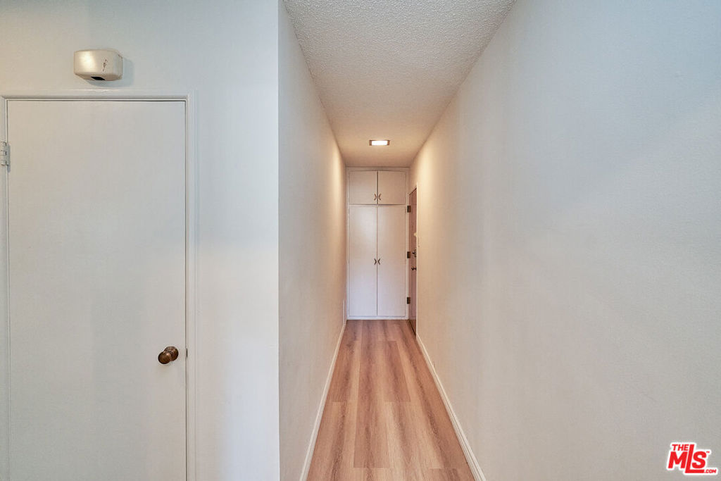12129 Beverly Boulevard 3c Property Photo 17