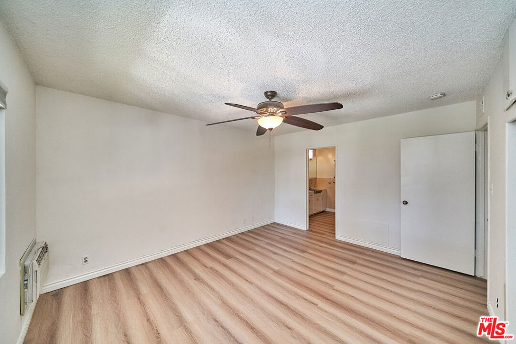 12129 Beverly Boulevard 3c Property Photo 31