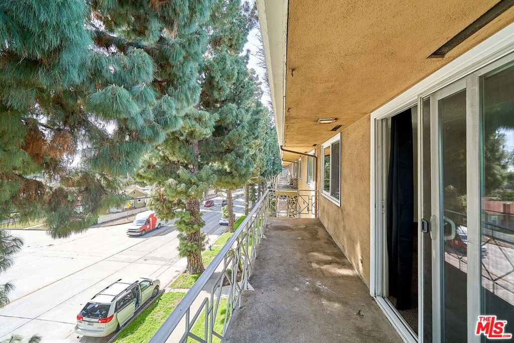 12129 Beverly Boulevard 3c Property Photo 37