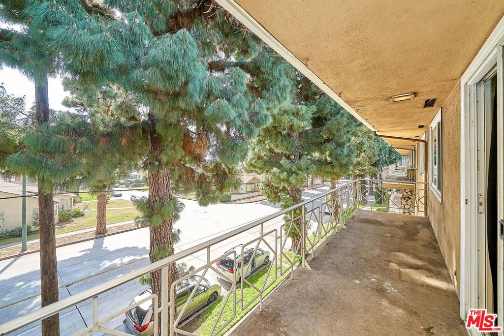 12129 Beverly Boulevard 3c Property Photo 38