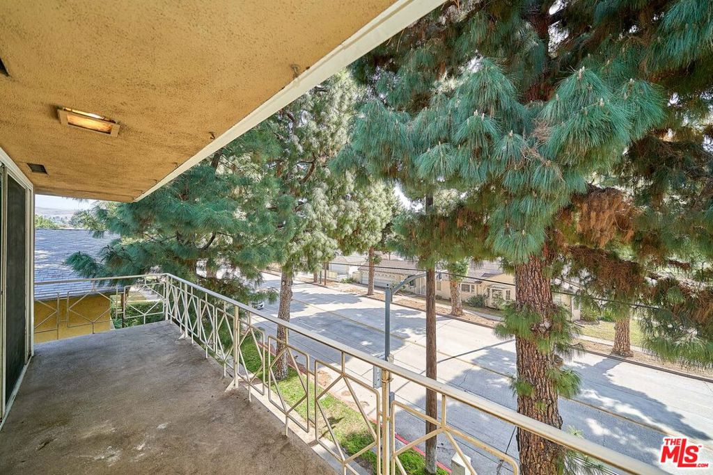 12129 Beverly Boulevard 3c Property Photo 40