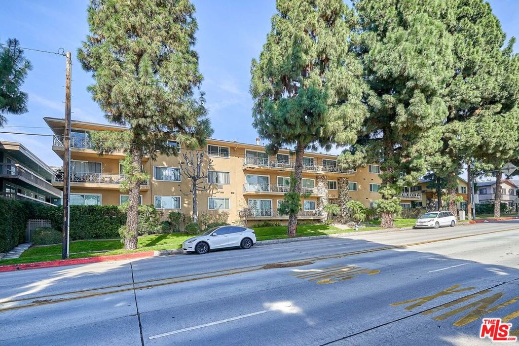 12129 Beverly Boulevard 3c Property Photo 46