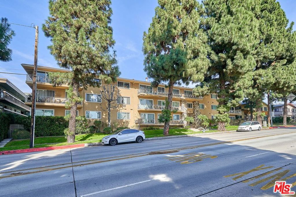 12129 Beverly Boulevard 3c Property Photo 47