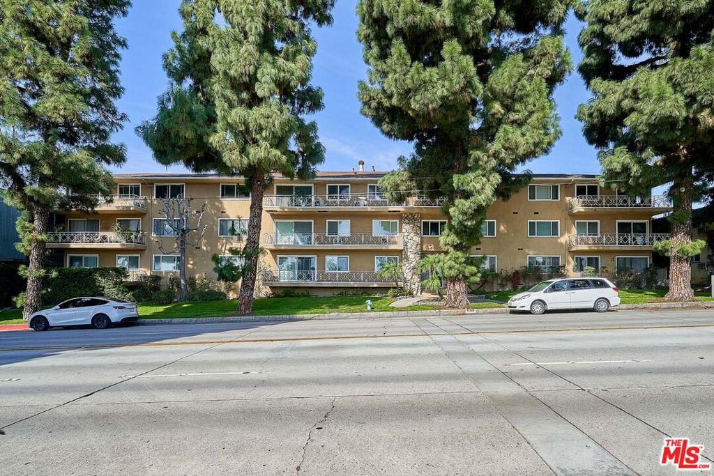 12129 Beverly Boulevard 3c Property Photo 48