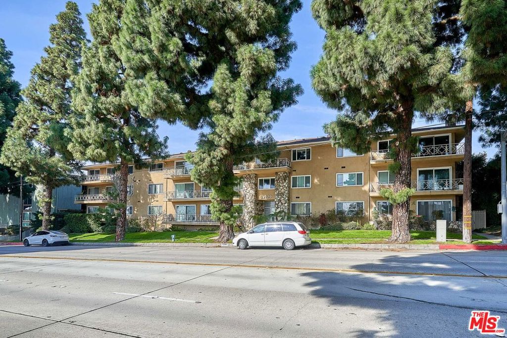 12129 Beverly Boulevard 3c Property Photo 49