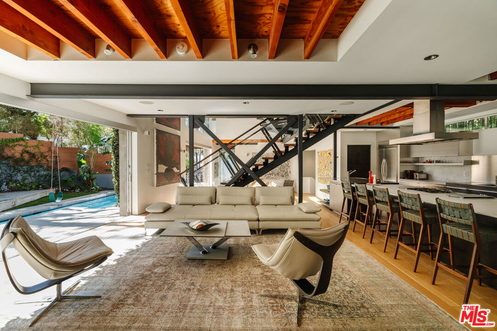 562 Stassi Lane Property Photo 5