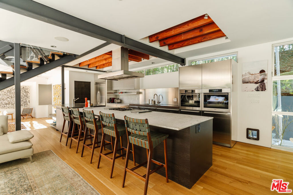 562 Stassi Lane Property Photo 7