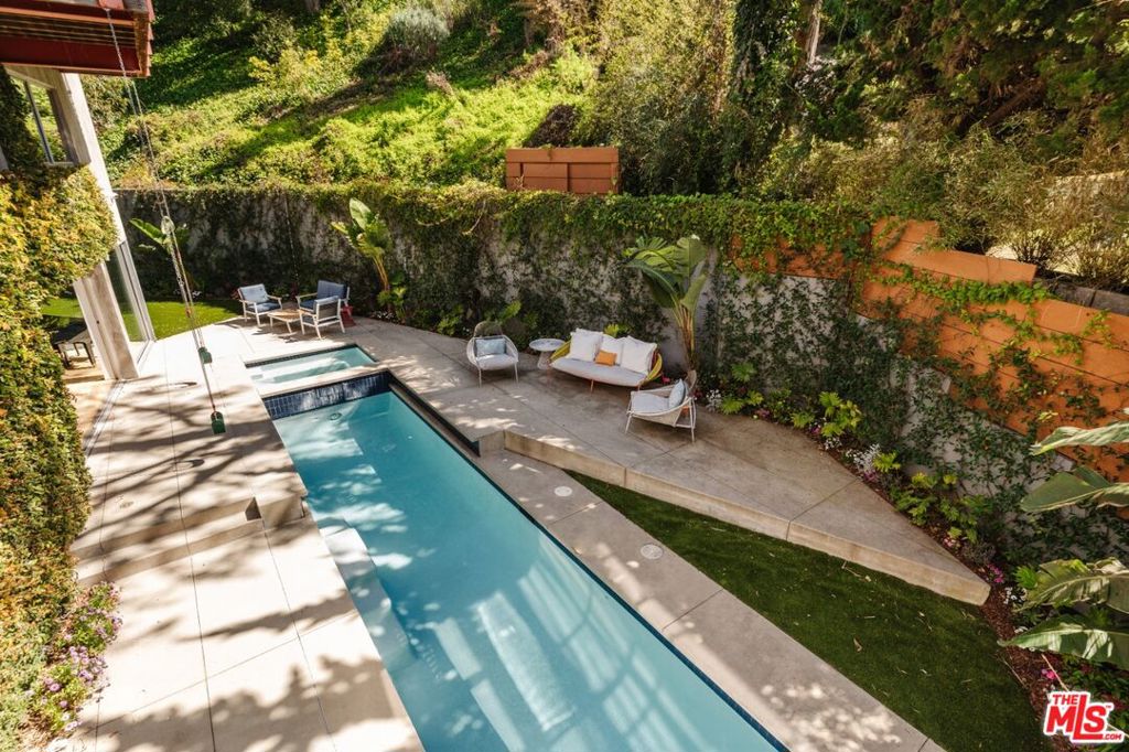 562 Stassi Lane Property Photo 12