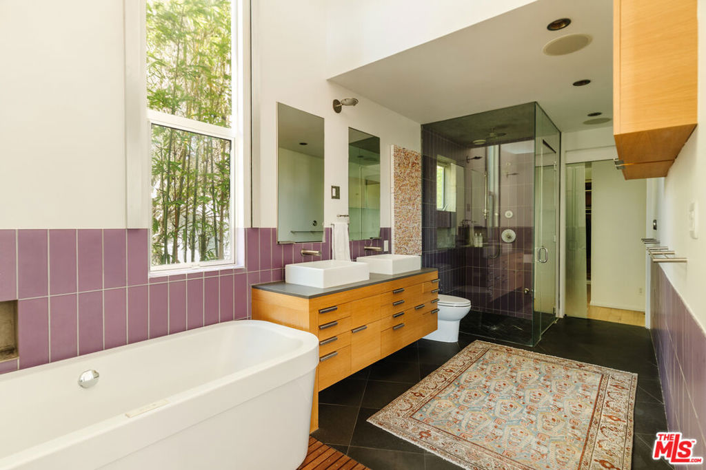 562 Stassi Lane Property Photo 14