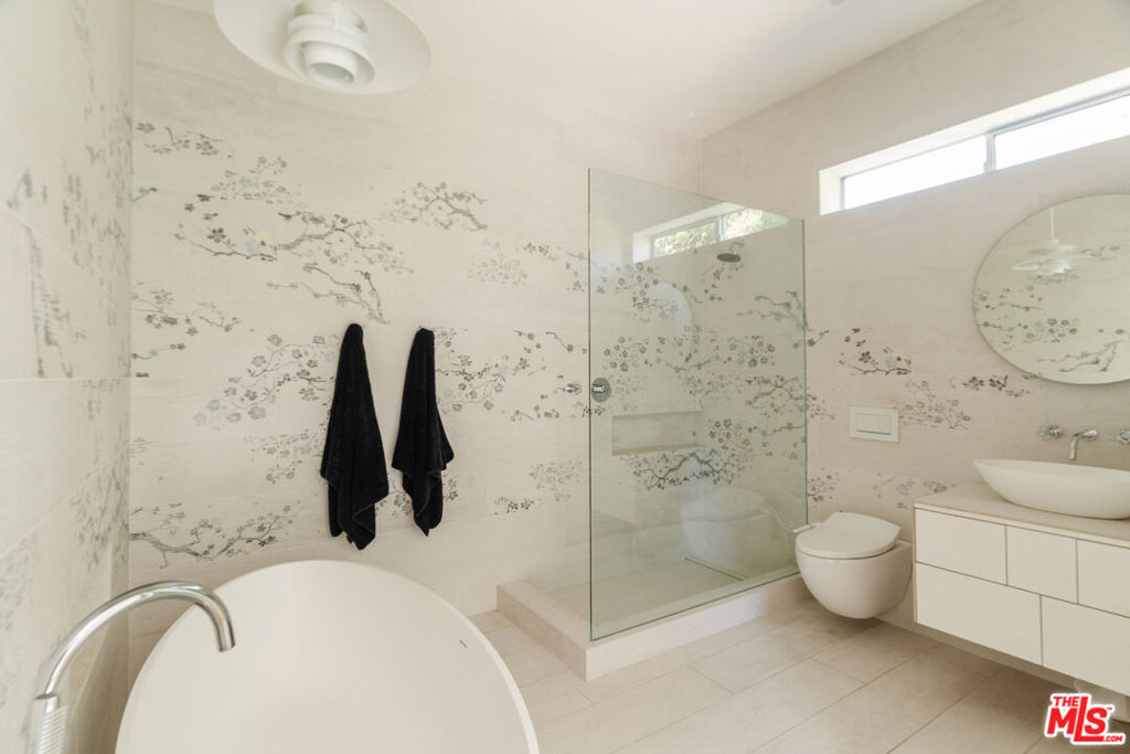 562 Stassi Lane Property Photo 18