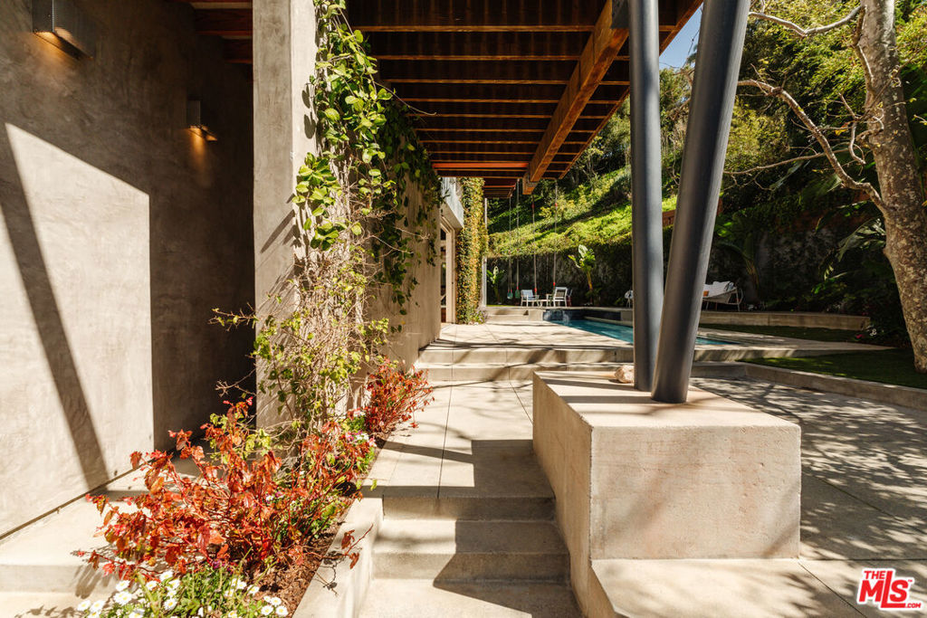 562 Stassi Lane Property Photo 24