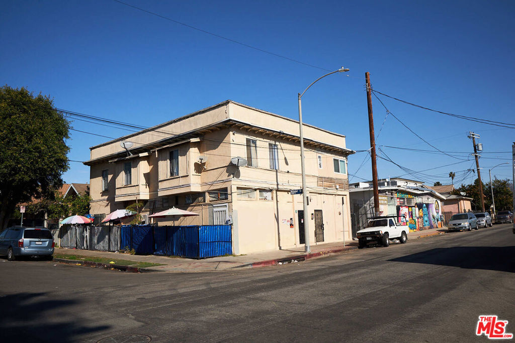 701 N Fickett Street Property Photo