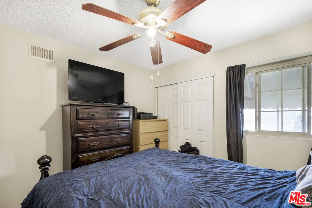 550 N Eucalyptus Avenue Property Photo 12